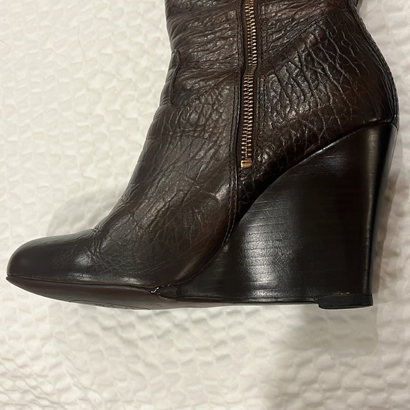 Authentic Tory Burch Dabney wedge boot- well cared for leather/hardware size 9 - Picture 5 of 10
